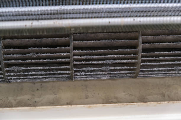 avant nettoyage climatisation Montpellier encrassée